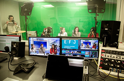 Actu EFJ - Les étudiants journalistes TV - Animation d'un JT en direct
