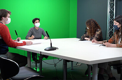 Actu EFJ - Réalisation d'une émission TV dans le studio du nouveau campus de l'EFJ Paris